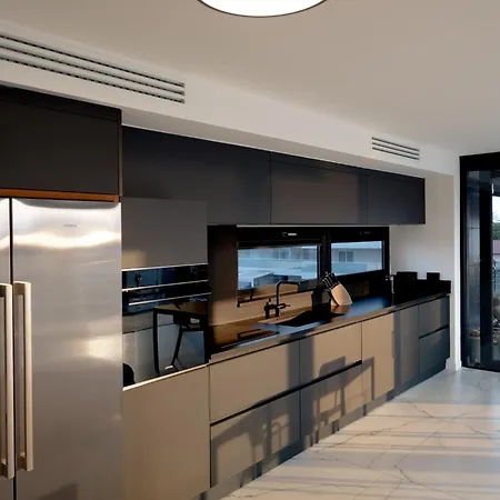 Sunset Sea View Spa Apartment *